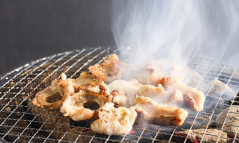 炭火焼肉 ちさね 七輪で焼くホルモン