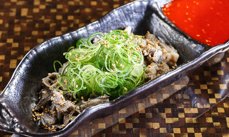 炭火焼肉 ちさね ねぎたっぷりの一品
